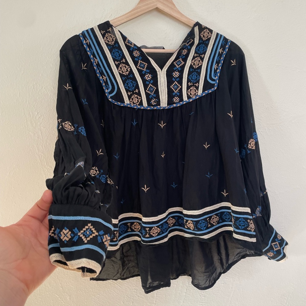 🌱 Zara Embroidered Black and Blue Women's Top